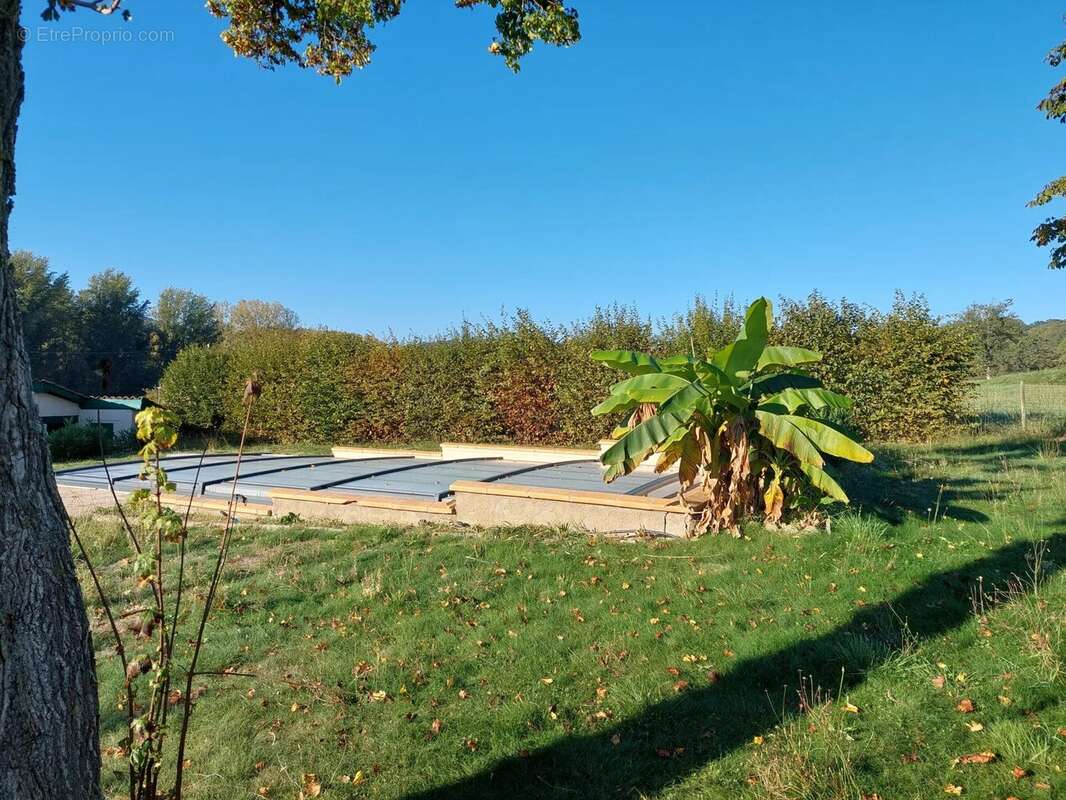 Maison à MONTBRUN-BOCAGE