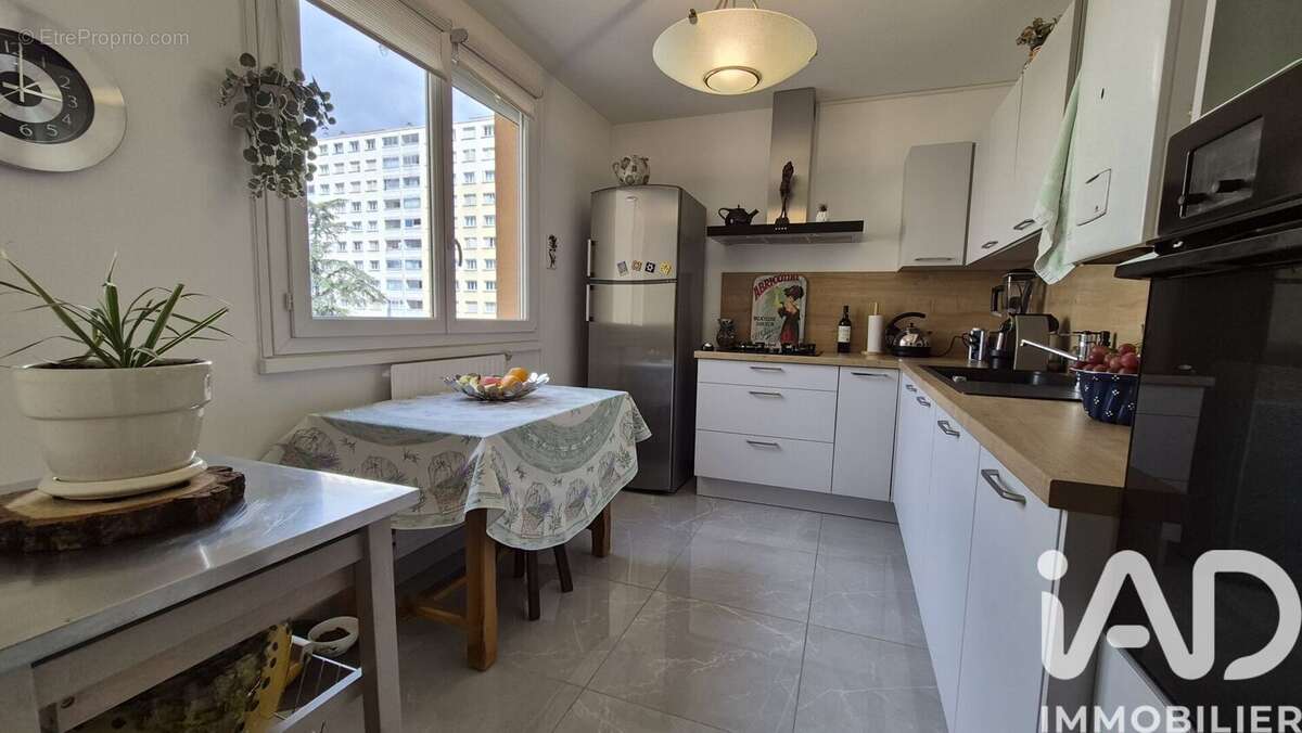 Photo 5 - Appartement à VILLEURBANNE