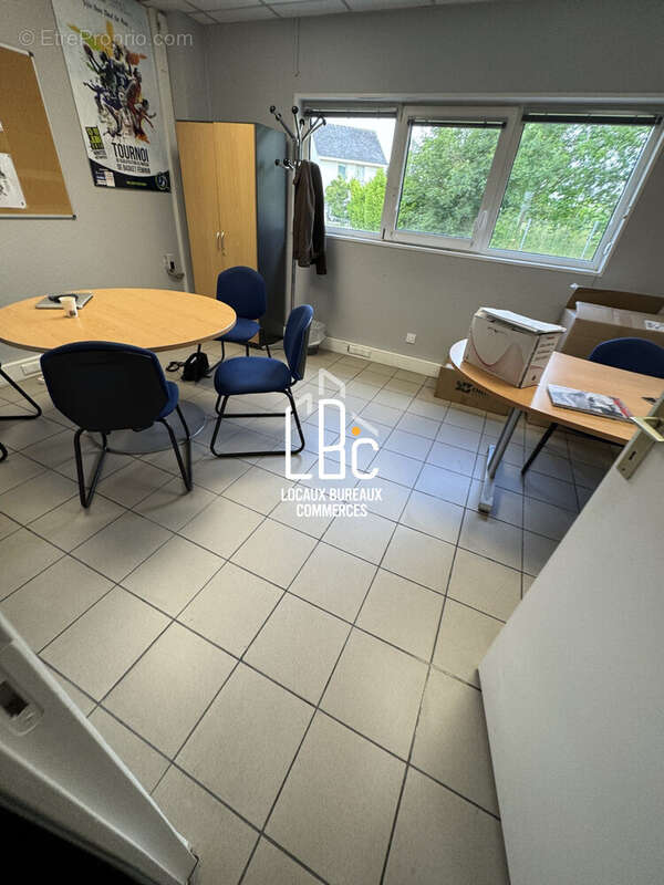 Commerce à SAINTE-LUCE-SUR-LOIRE