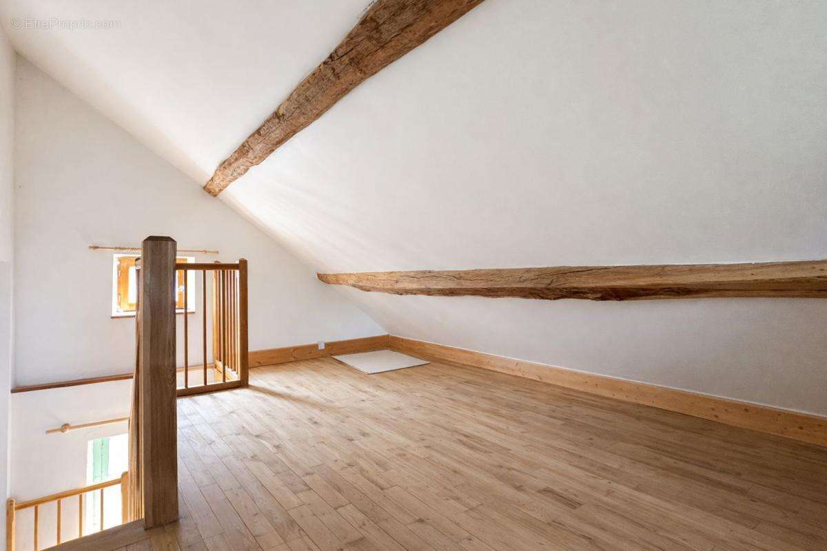 Maison à SAINT-CHRISTOPHE-VALLON