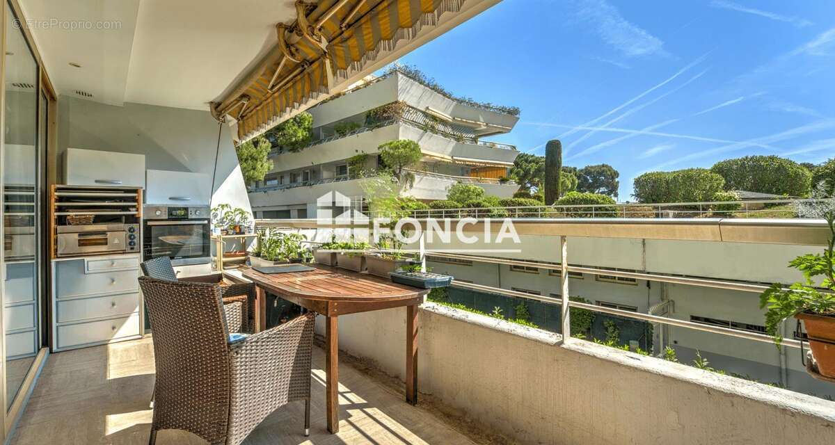 Appartement à VILLENEUVE-LOUBET