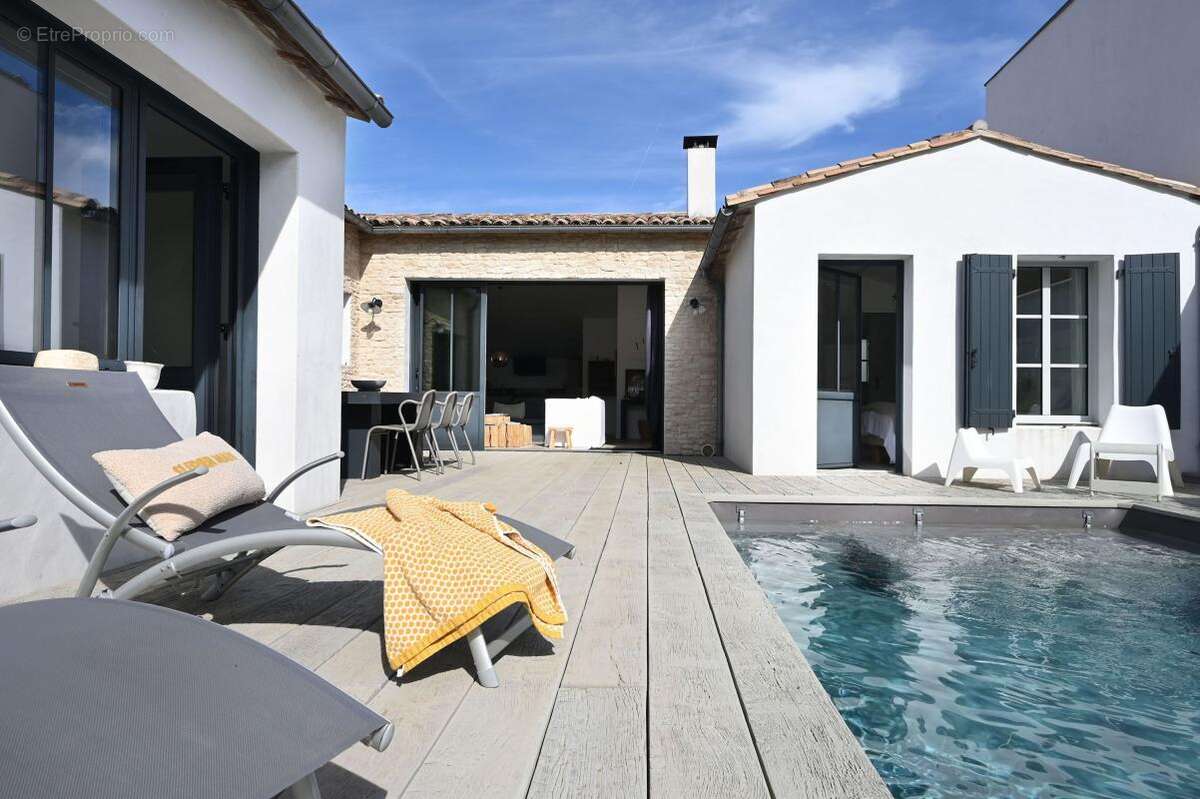 Maison à SAINT-CLEMENT-DES-BALEINES