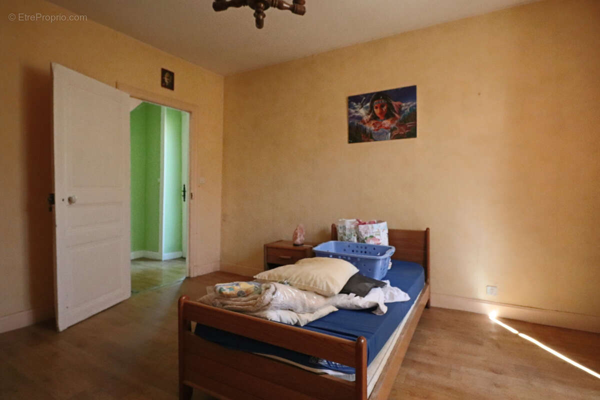 Maison à SAINT-SAUVES-D&#039;AUVERGNE