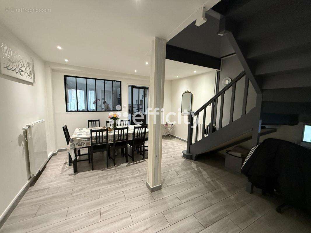 Maison à SAINT-JUST-EN-CHAUSSEE