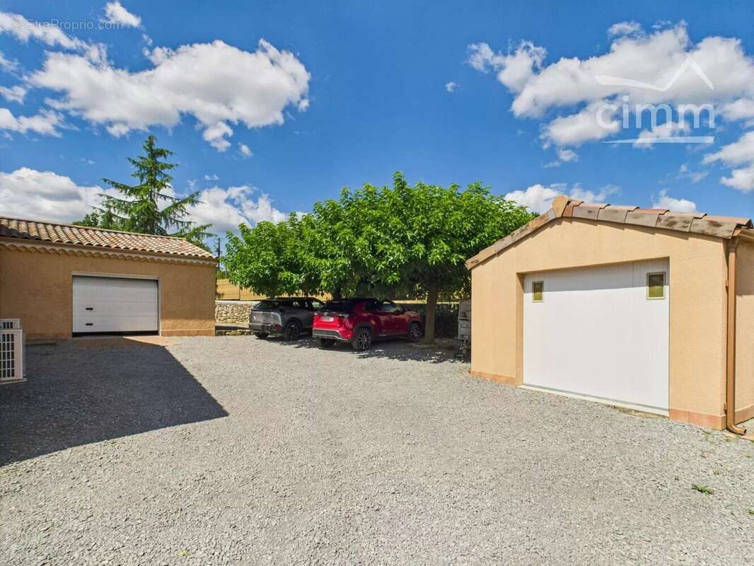 Maison à LABLACHERE