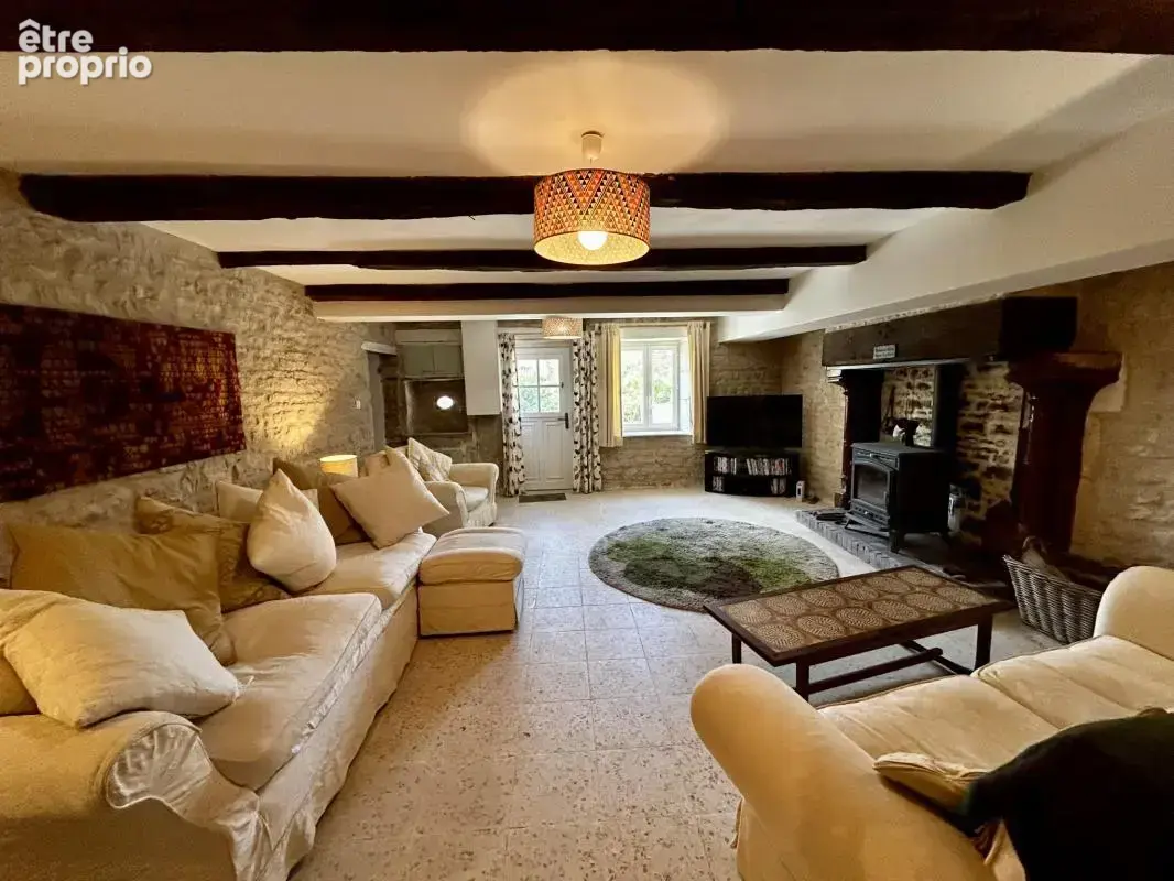Charmante maison en pierre 126m2, 3 chambres avec jardin - photo 2