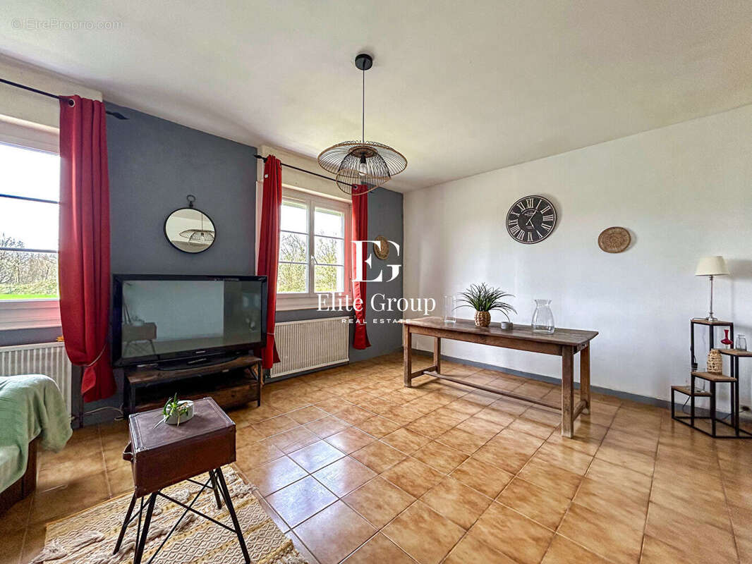 Maison à TONNAY-CHARENTE