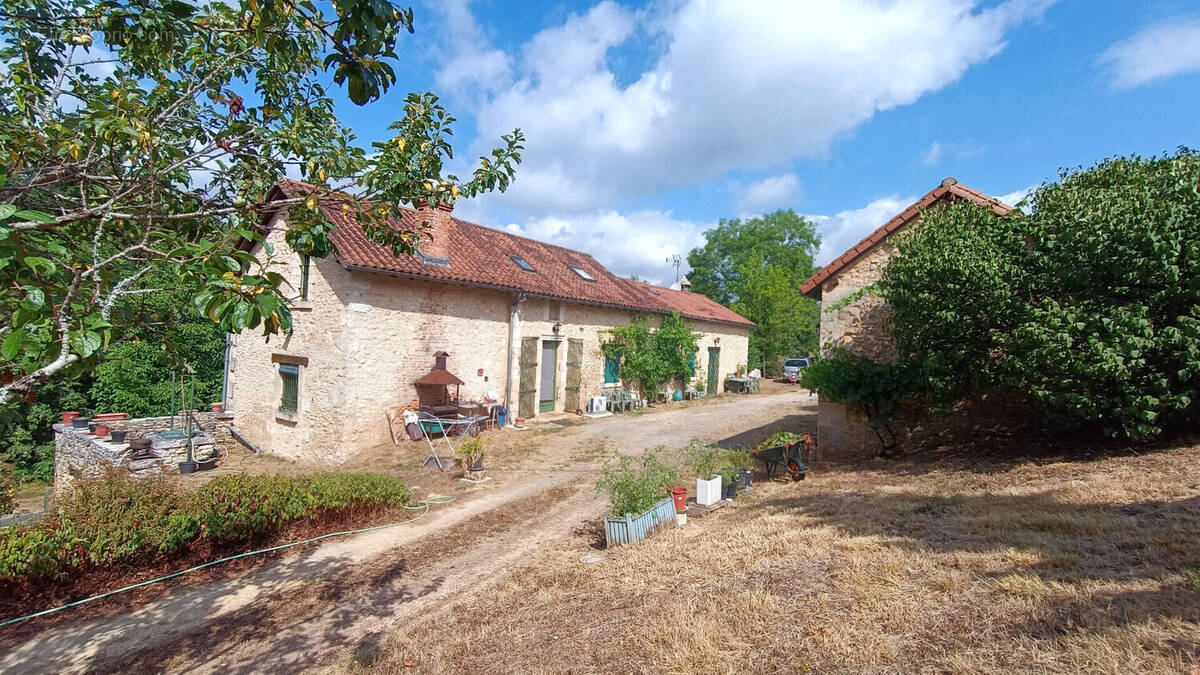 Maison à CUBJAC