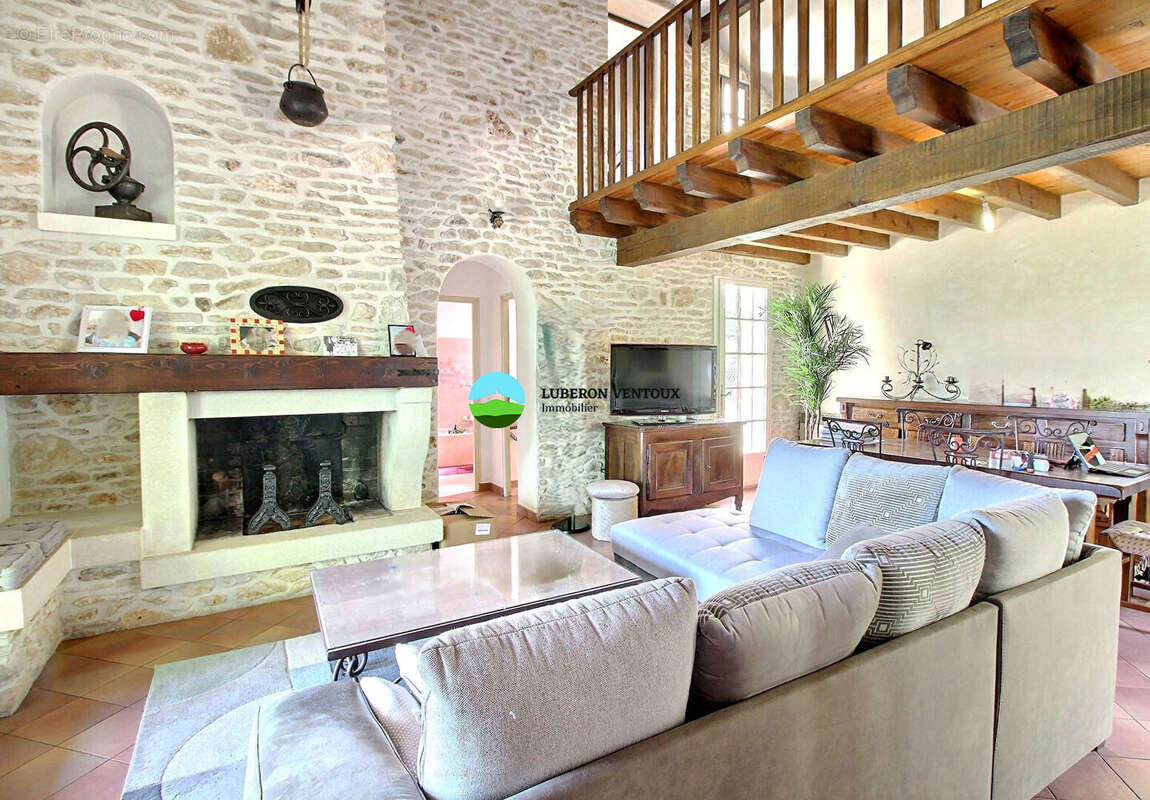 Maison à VILLES-SUR-AUZON