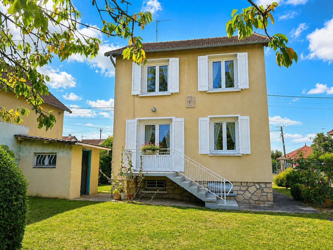 Maison à BONNIERES-SUR-SEINE