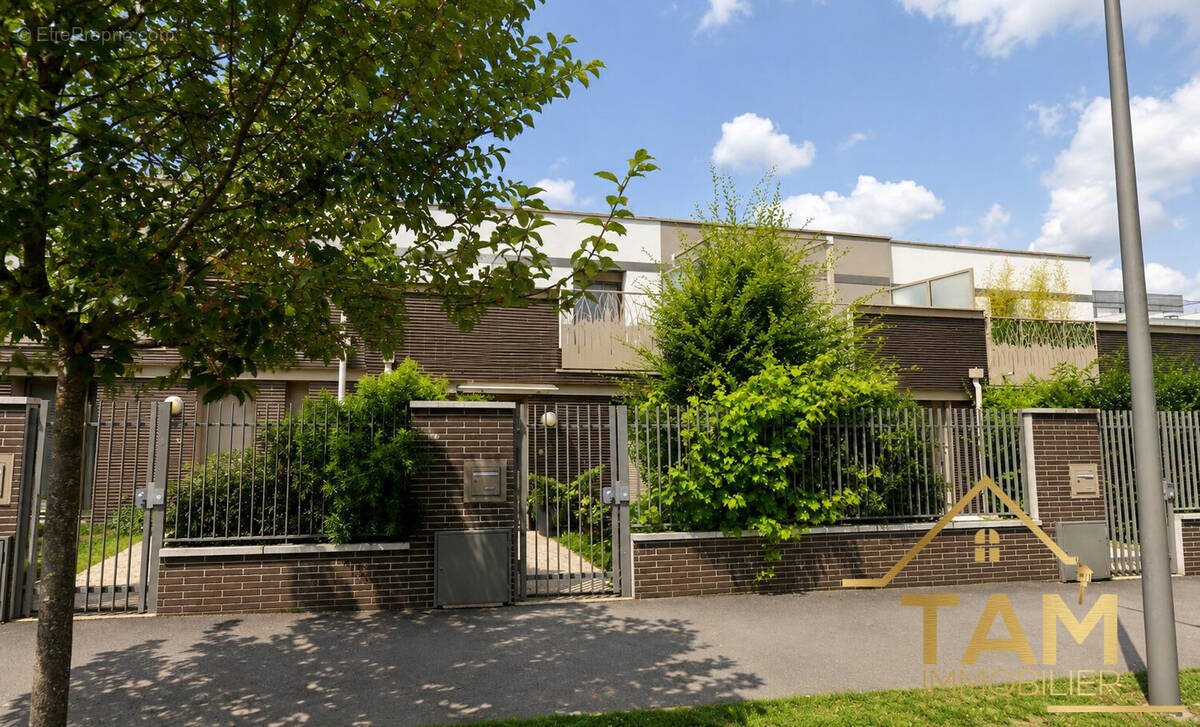 Maison à SAINT-CYR-L'ECOLE