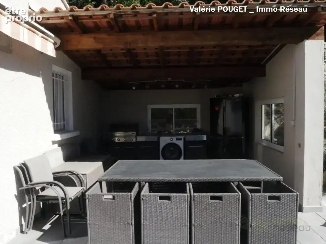 Maison 5 pièces 128 m² à vendre à Le Revest-Les-Eaux (83200) - photo 9