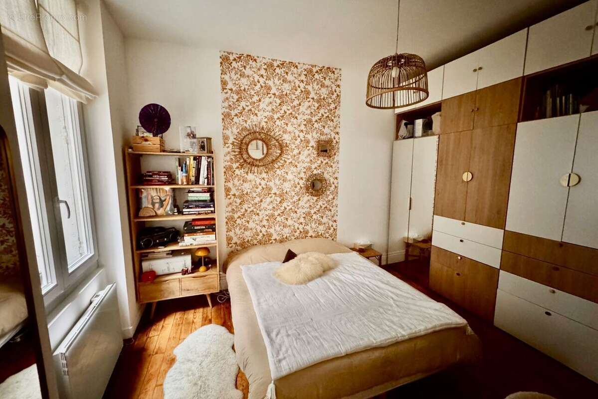 Appartement à PARIS-10E