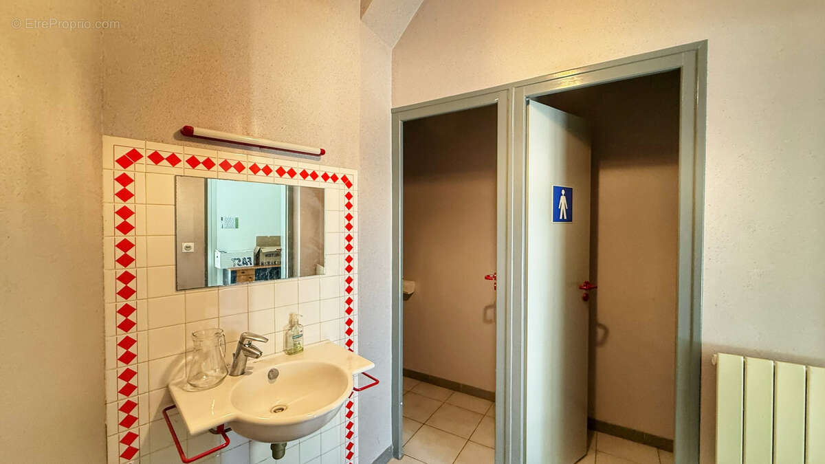 VOIRON, Locaux professionnels - photo 14
