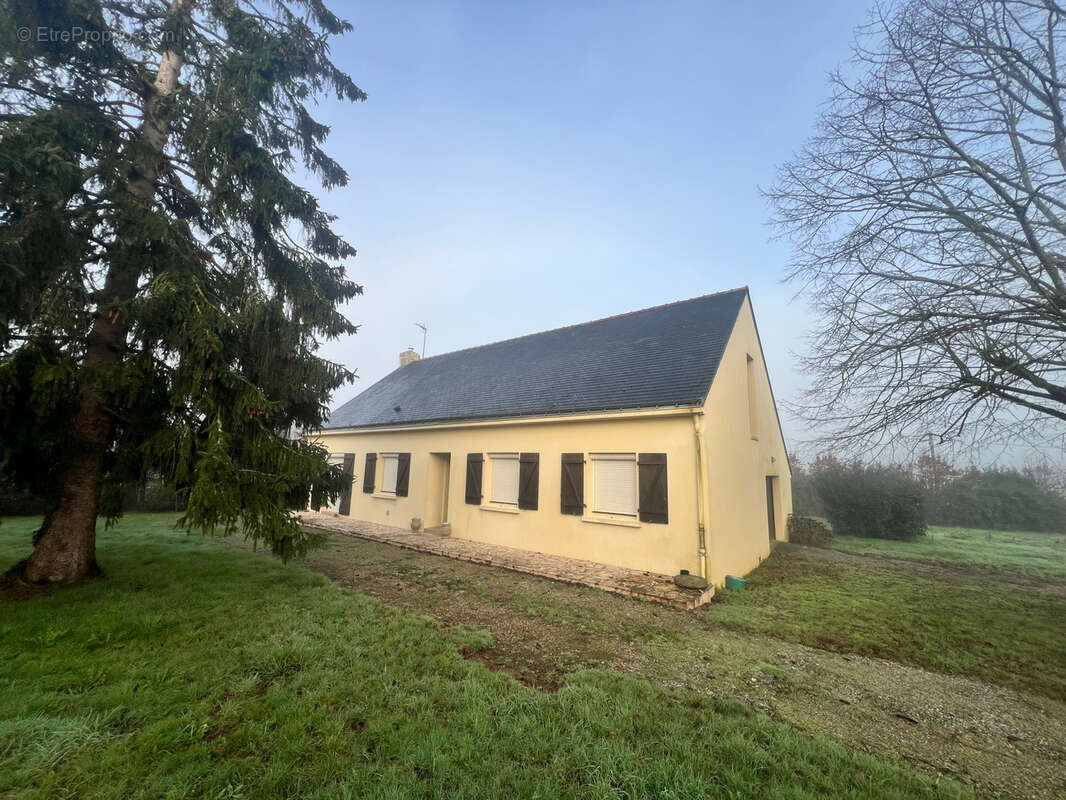 Maison à DERVAL