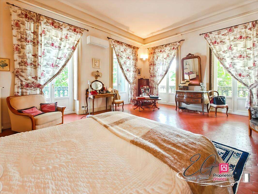Appartement bourgeois d'exception de 284 m² avec terrasse, balcon filant et vue sur le parc - photo 6