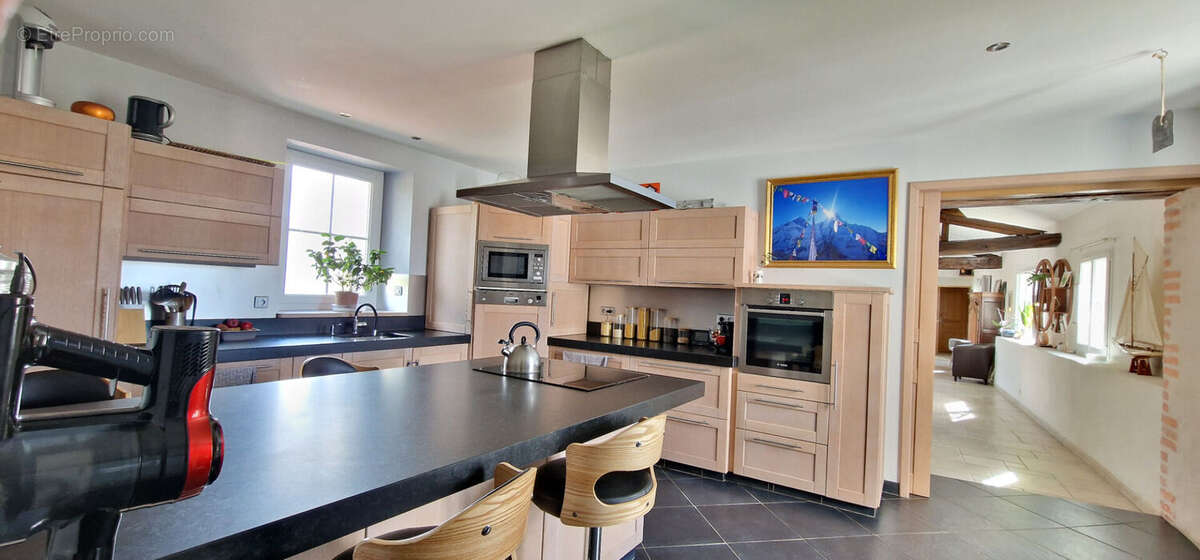 Maison à SAINT-HILAIRE-DE-CHALEONS