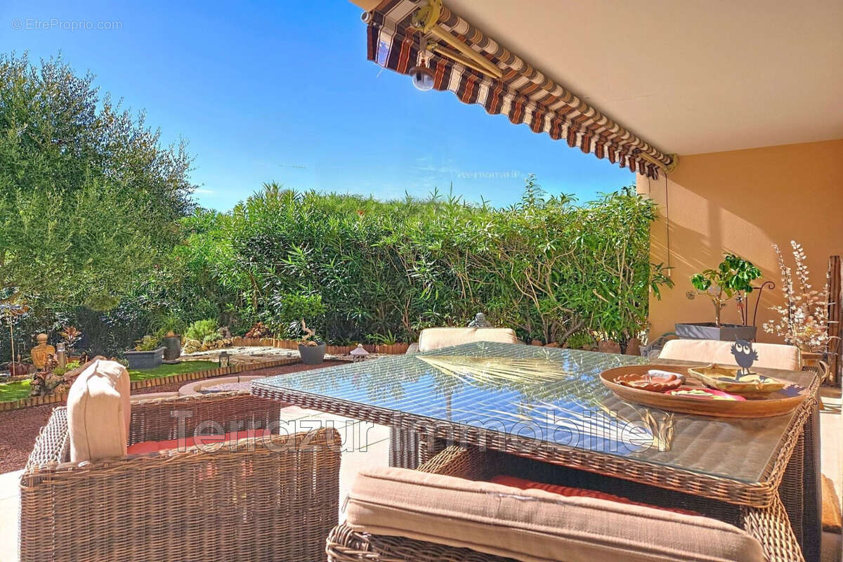 Appartement à VALLAURIS