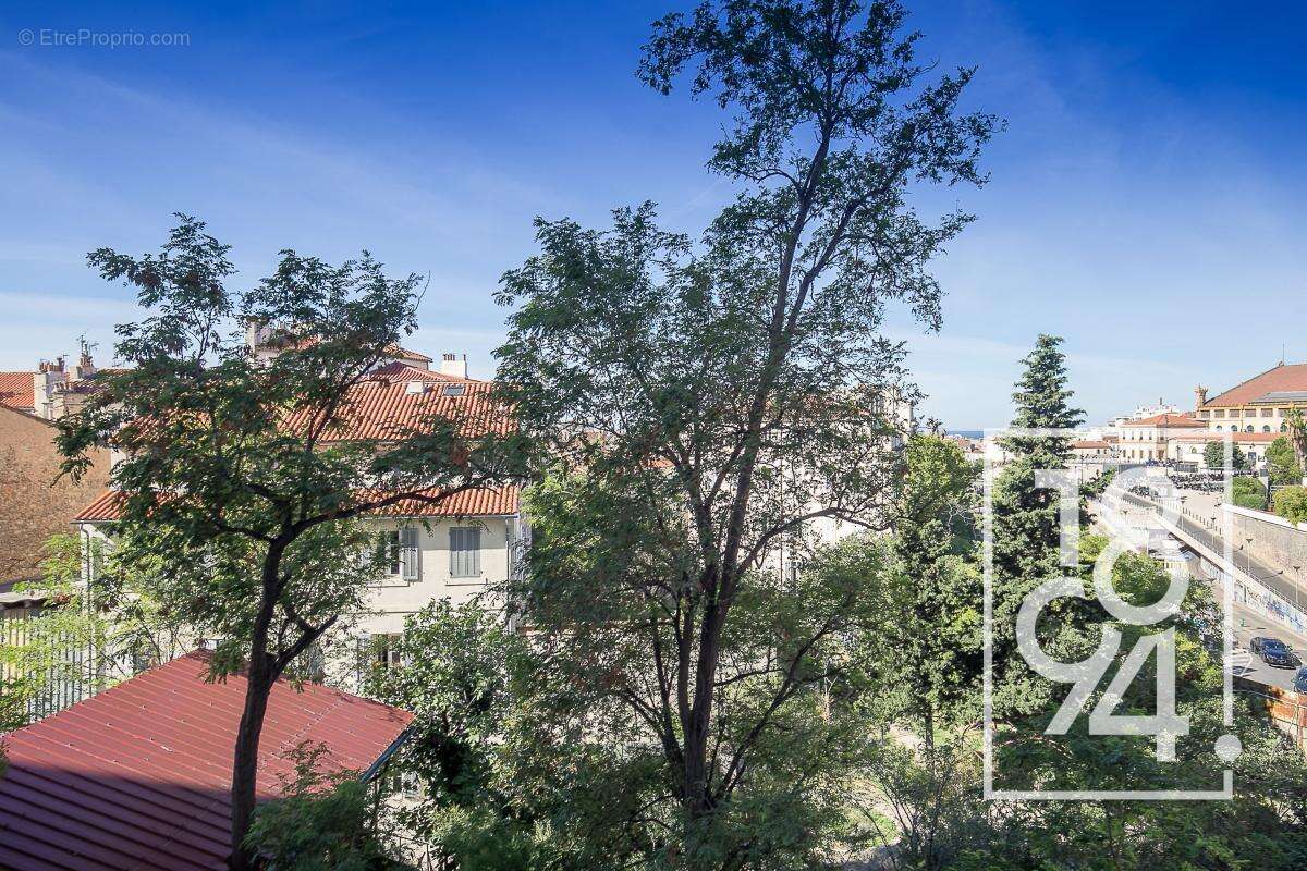 Appartement à MARSEILLE-1E