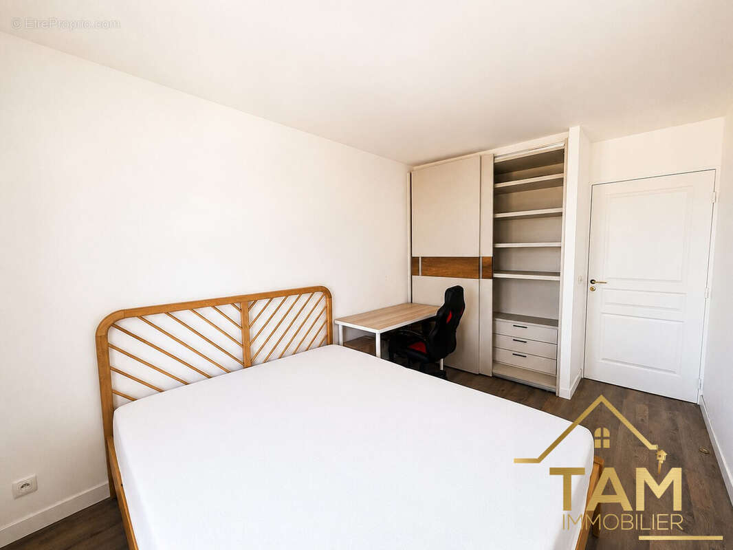 Appartement 70 m² à Saint-Cyr-L'ecole  - photo 9