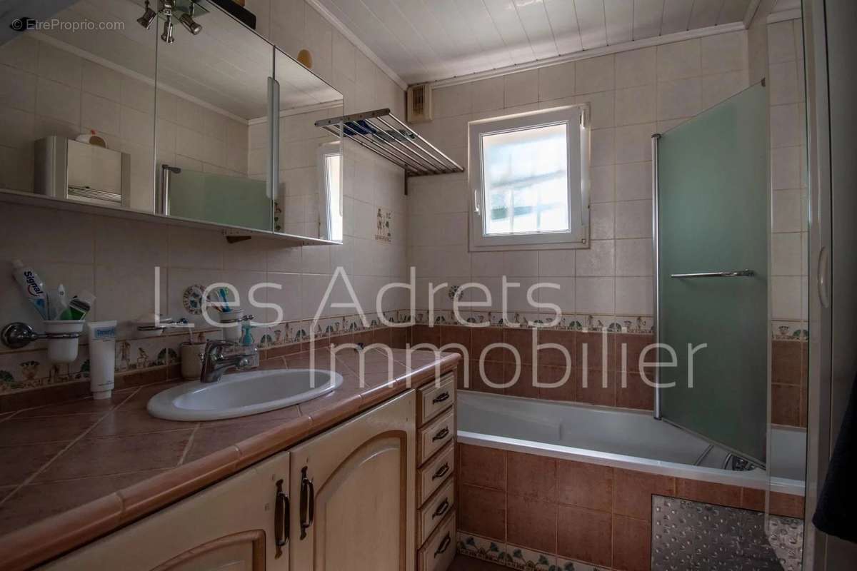 Maison à LES ADRETS-DE-L&#039;ESTEREL