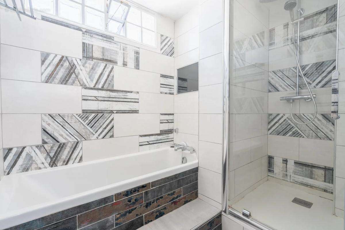 Appartement à LES PAVILLONS-SOUS-BOIS