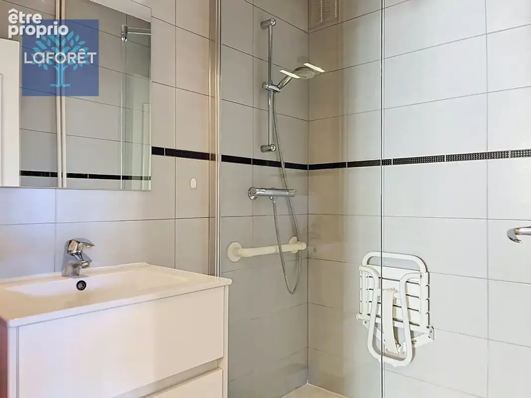 Appartement Saint Genis Laval 4 pièce(s) 65.7 m2 - photo 7