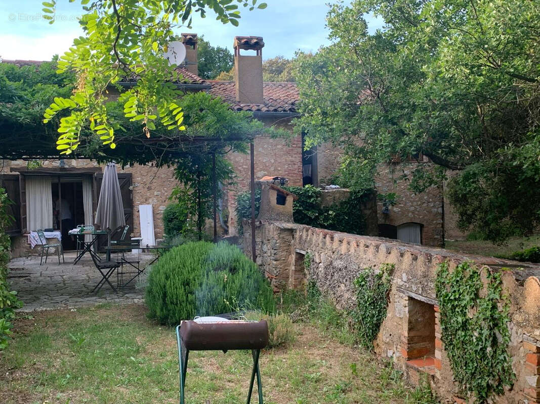 Maison à FOX-AMPHOUX