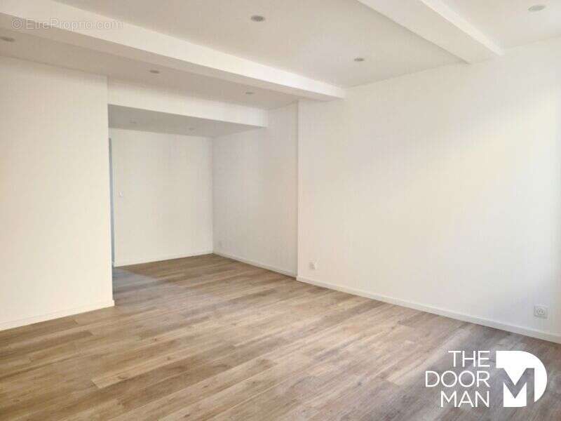 Appartement à SALERNES