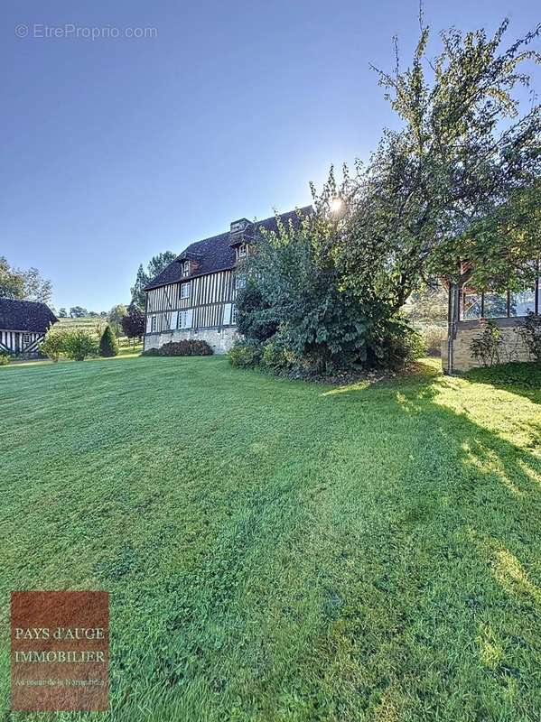 Maison à SAINT-PIERRE-SUR-DIVES