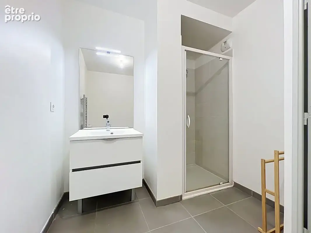EXCLUSIVITÉ - T2 44 m² avec terrasse 9 m² et 2 parkings - Rousset Centre - photo 9