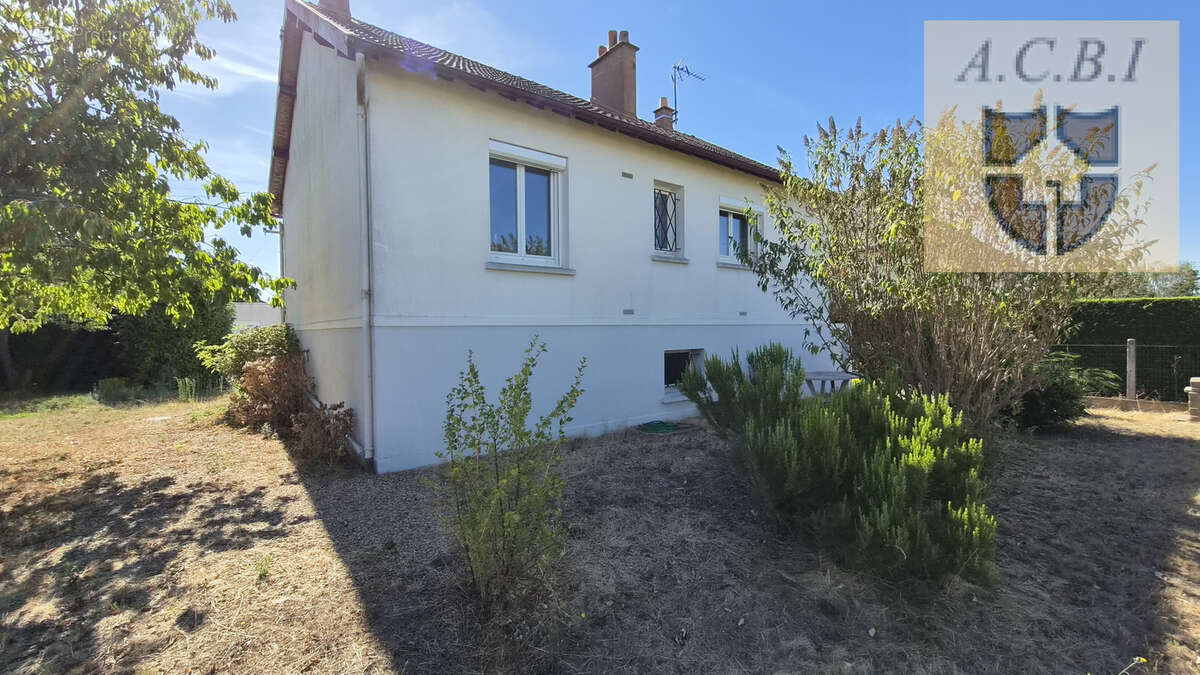 Pavillon sur sous-sol   secteur meslay   calme et impasse - photo 11