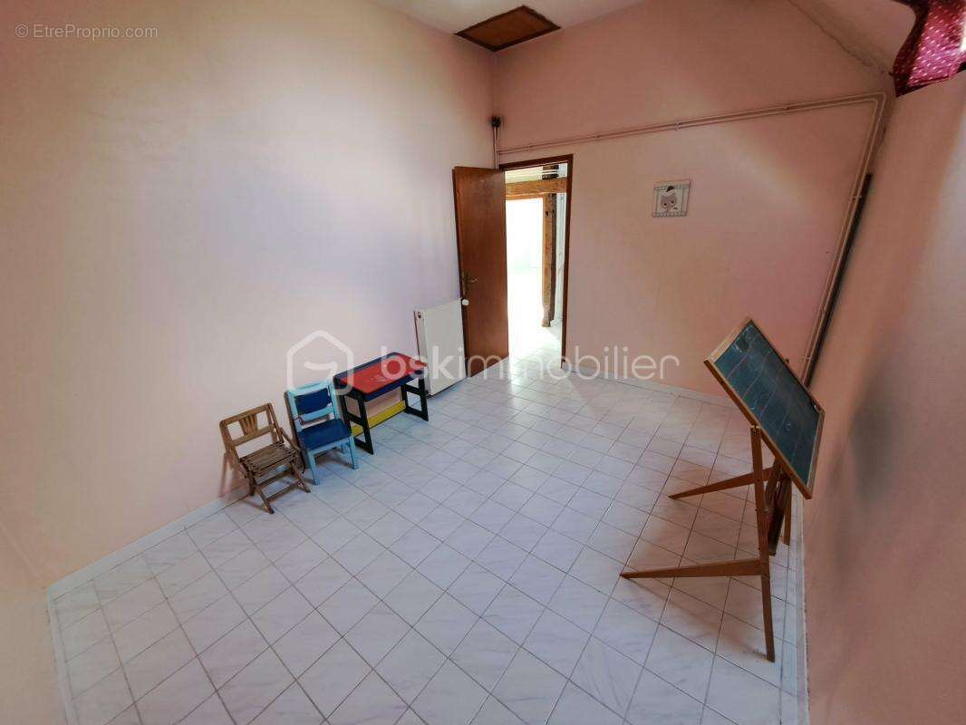 Propriété de Caractère sur 4,3 Hectares – Potentiel Équestre - photo 9