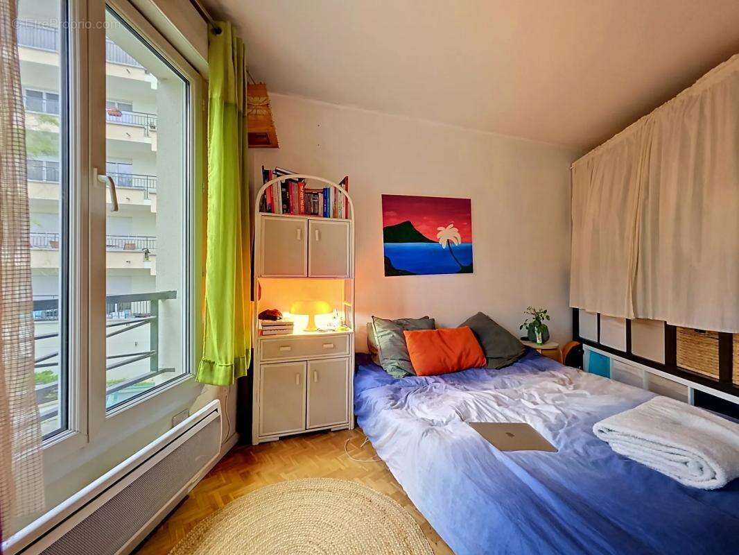 Appartement à LES LILAS