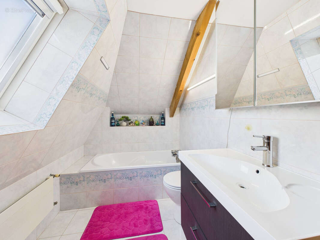 Maison à SAINT-PIERRE-DU-PERRAY