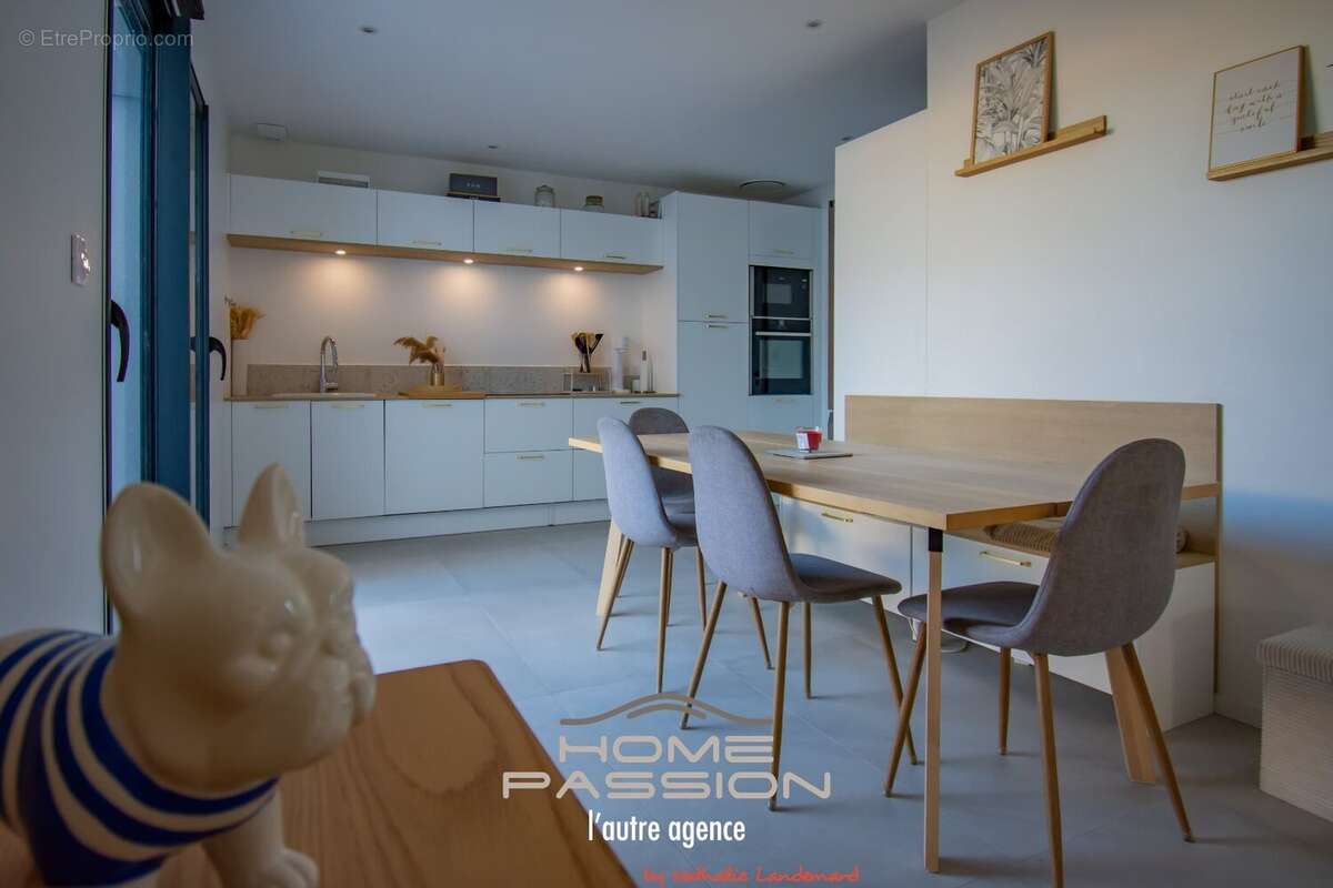 Maison à VAUX-SUR-MER