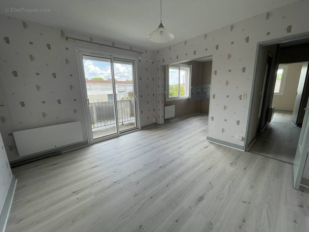 belle pièce à vivre - Appartement à TRELISSAC