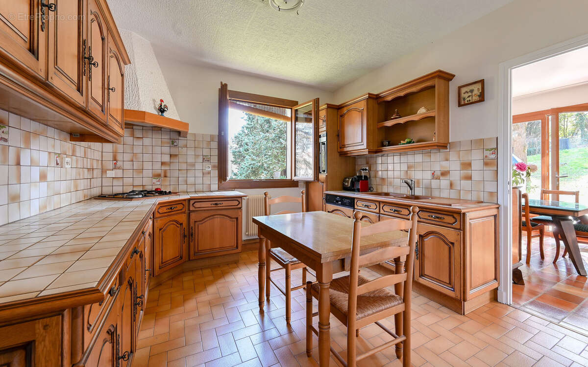 Maison à COLLONGES-AU-MONT-D'OR