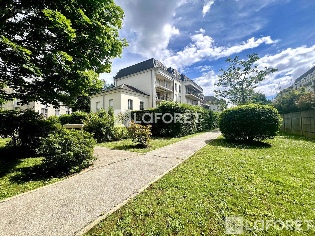 Appartement à LE PLESSIS-TREVISE
