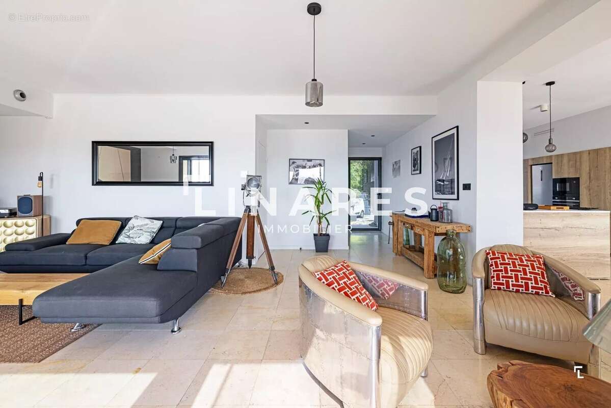 Appartement à MARSEILLE-16E