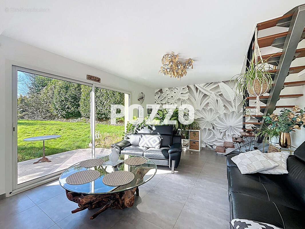 A Vendre - Les Loges Marchis - Maison 6 pièce(s) 154 m² - photo 4