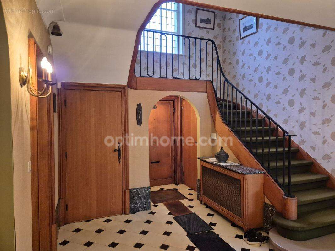 Maison Bourgeoise centre ville sur 1032m2 - photo 6
