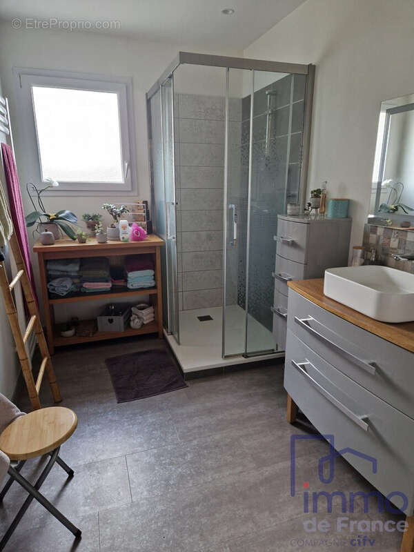 Maison 120 m² à Montbrison  - photo 8