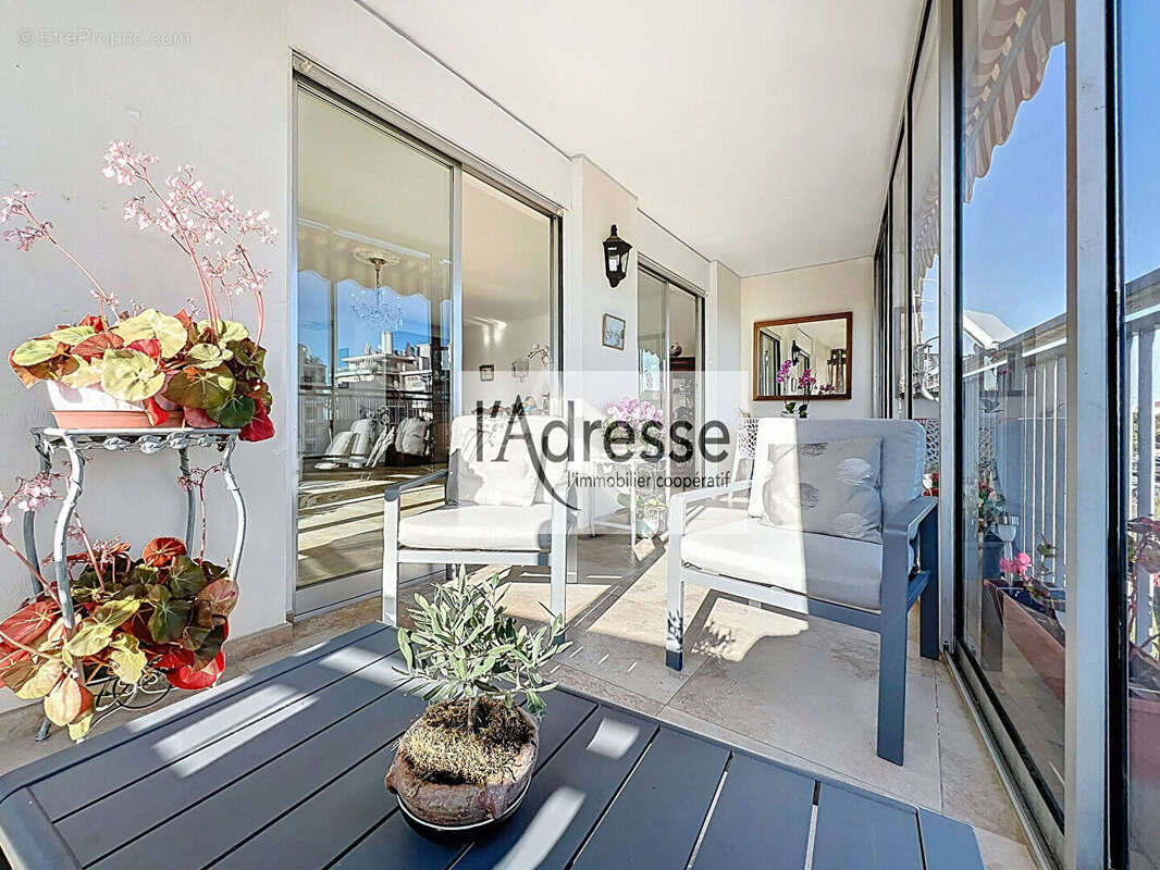 Appartement à VALLAURIS