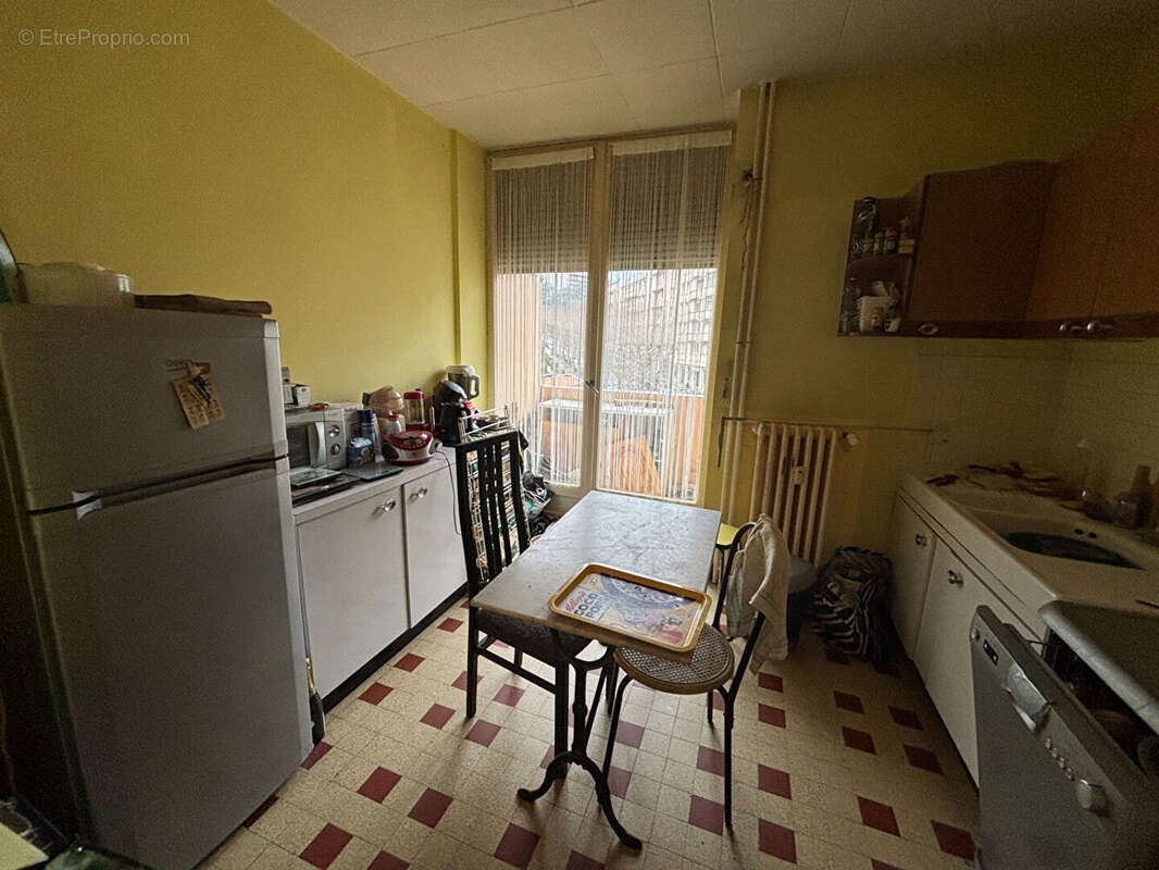 Appartement 53 m² à Saint-Etienne  - photo 2