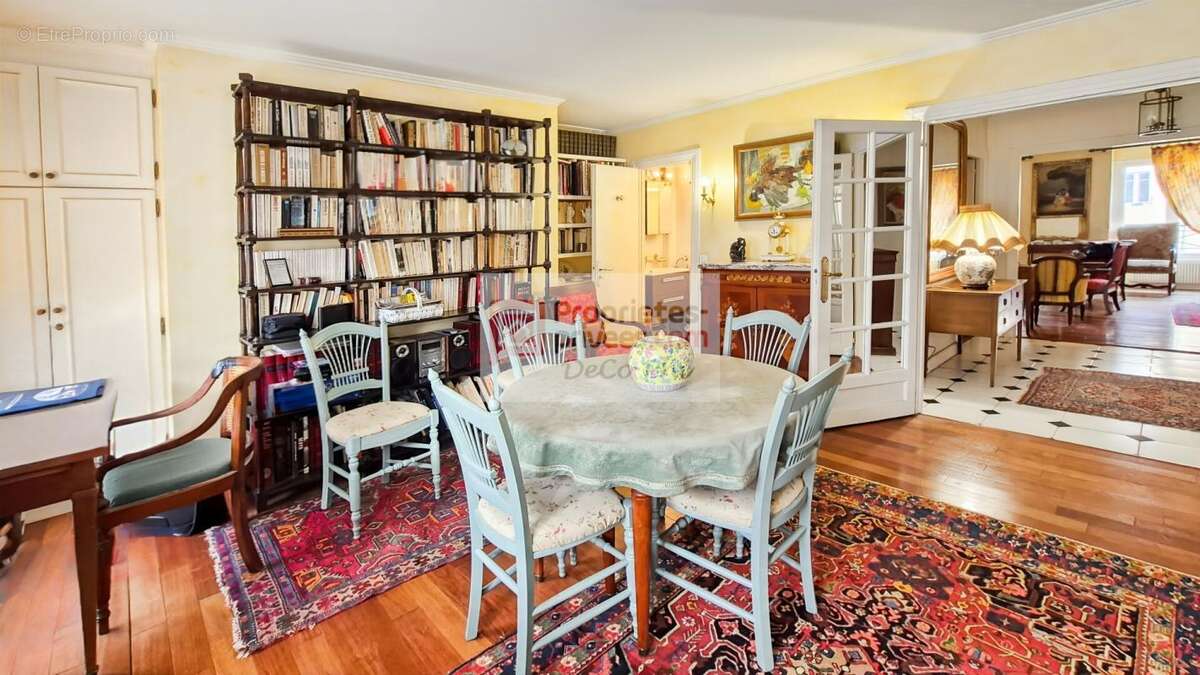 Appartement à VERSAILLES