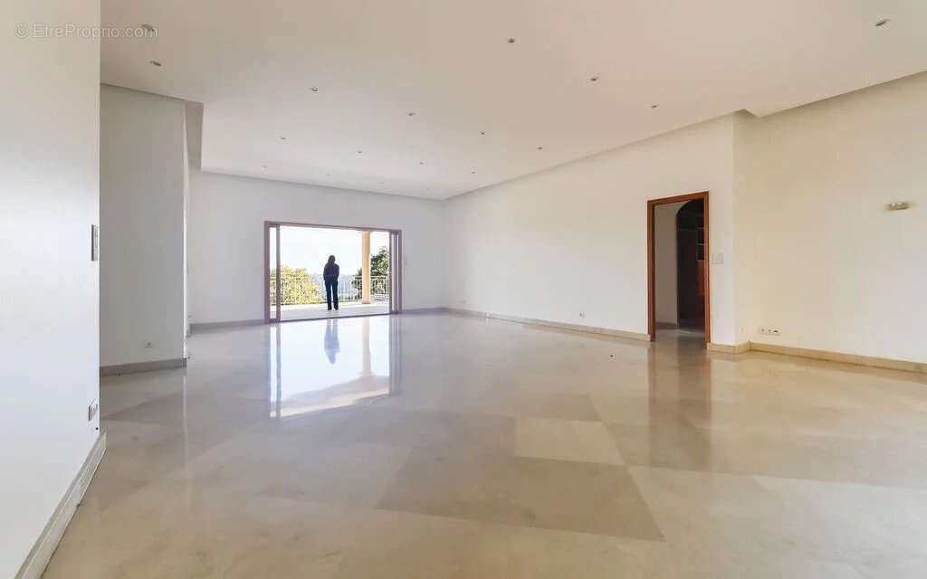 Maison à COLLONGES-AU-MONT-D'OR