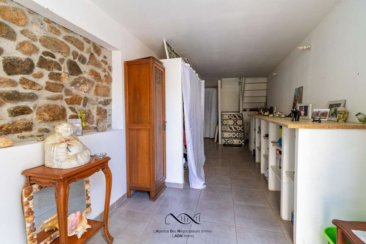 Maison 118 m² à Douzens  - photo 2