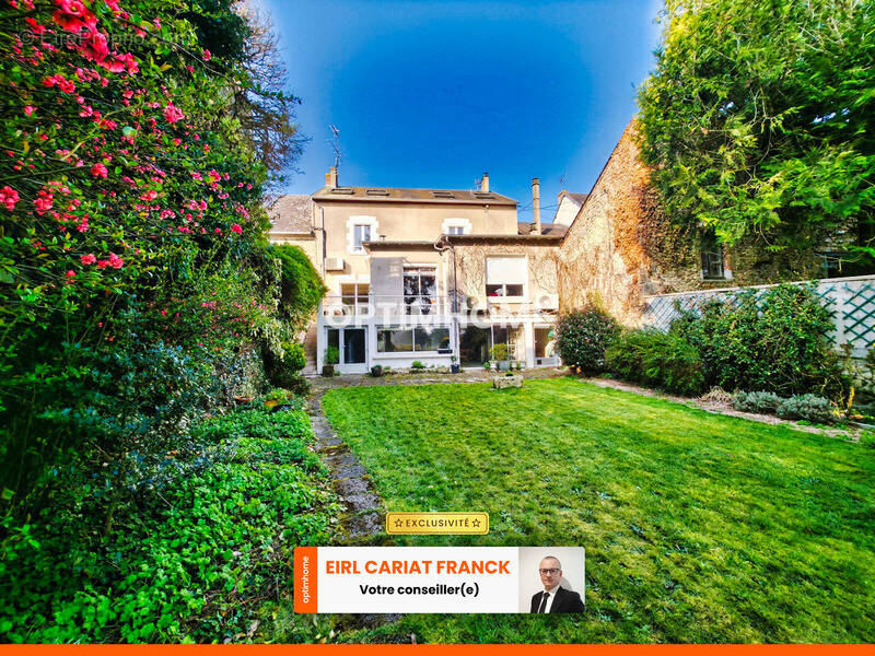 Maison à SAINT-ETIENNE-DE-FURSAC