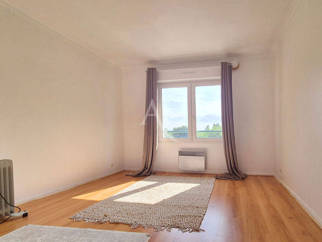 GRADIGNAN CENTRE - Appartement T3 de 76m² dans résidence de standing - photo 5